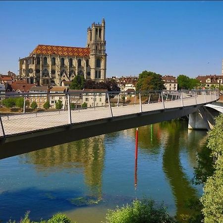 Verdun Mantes-la-Jolie Exterior photo